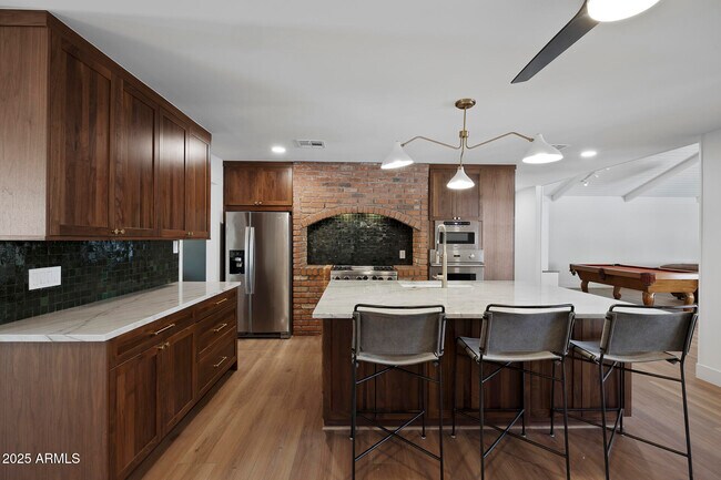 Building Photo - 10848 N 66th St