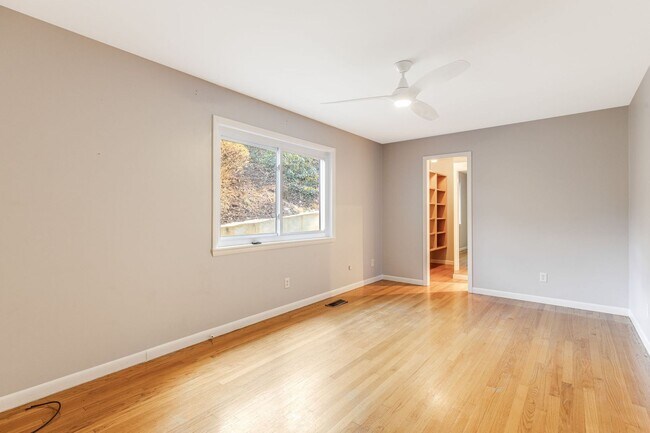 Building Photo - Updated 2-Bedroom Home in Gorgeous Woodland Hills (Landscaping Included)