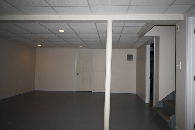 Building Photo - 3 Bedroom Ranch in Appleton