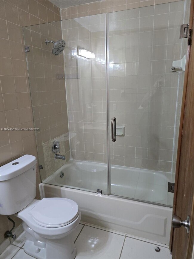 Building Photo - 210 W 68th St