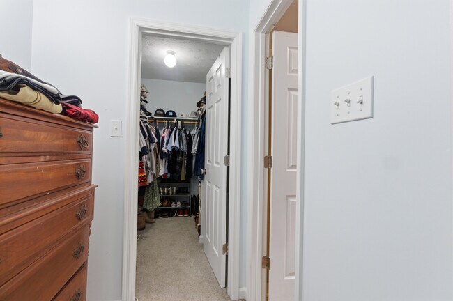 Building Photo - 601 Winged Foot Ct