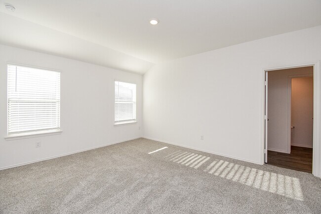 Building Photo - 2827 Bur Lndg Ln