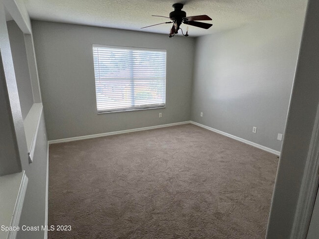 Building Photo - 1212 Foxridge Pl