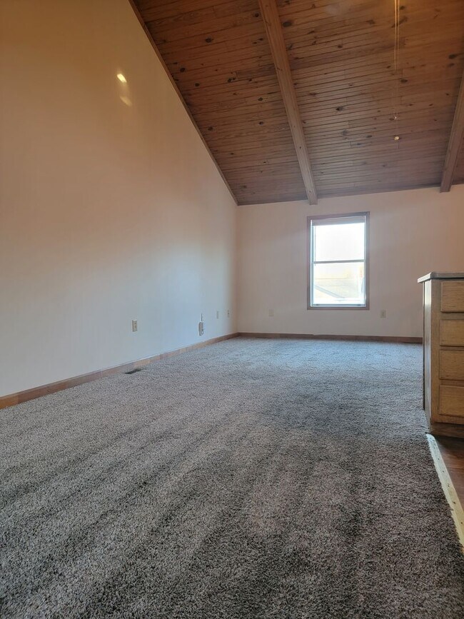 Building Photo - 1137 Dale Dr