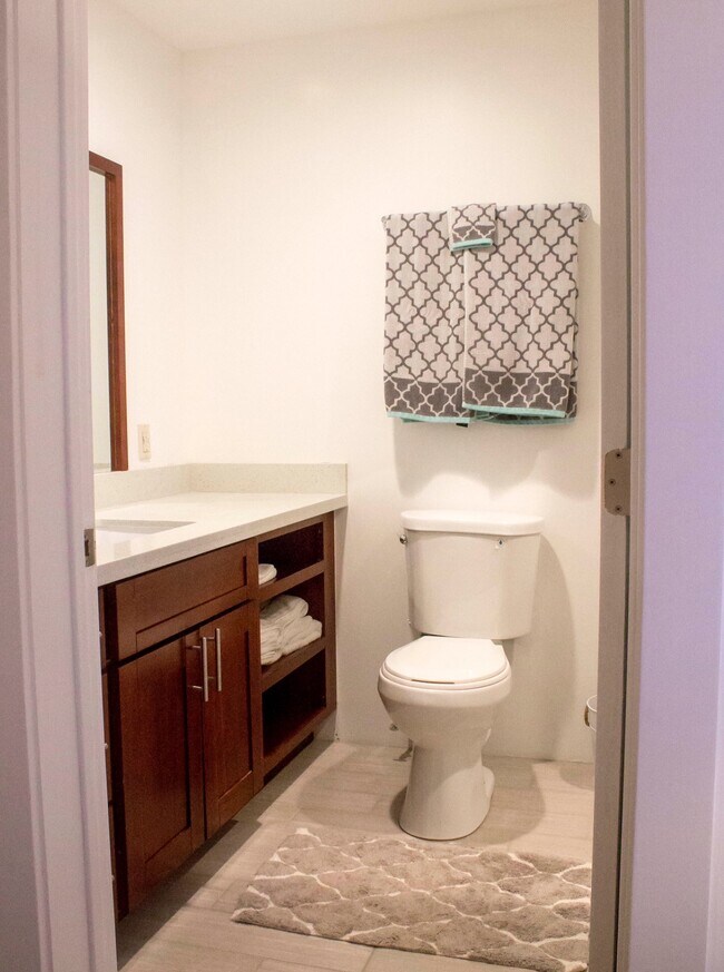 Building Photo - 44-108 Malulani Pl