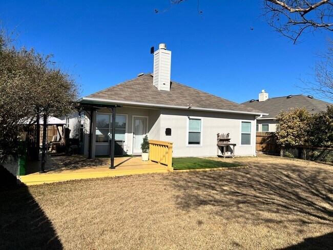 Building Photo - Renovated 3-bedroom Home in Huttoparke