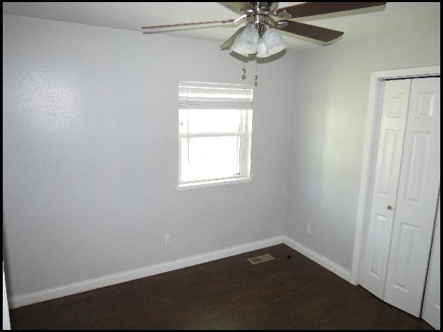 Building Photo - 9216 W 6th St