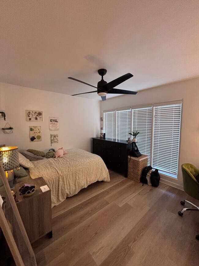 Building Photo - 6249-6253 Mary Lane Drive