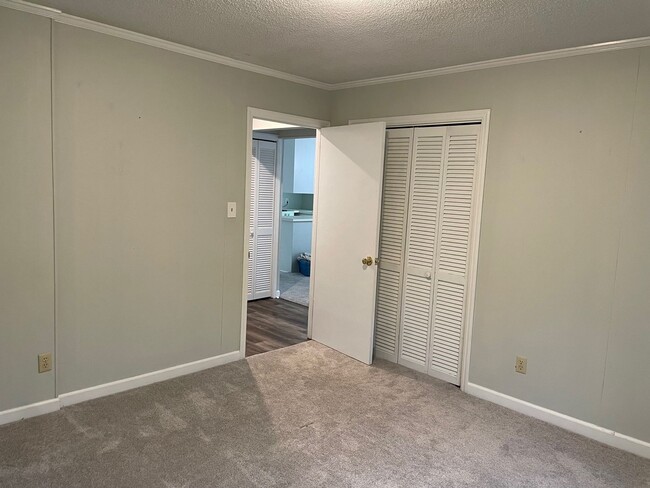 Building Photo - 753
