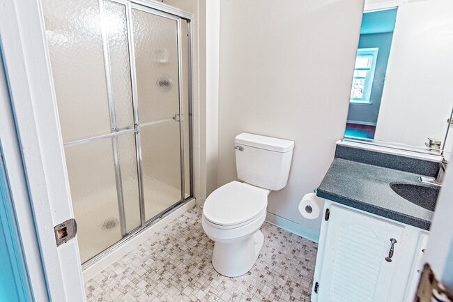 Building Photo - 3 bedroom, 2.5 bath in Mendenhall Village