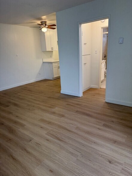 Building Photo - 13401 Victory Blvd