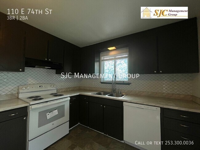 Building Photo - 110 E 74th St
