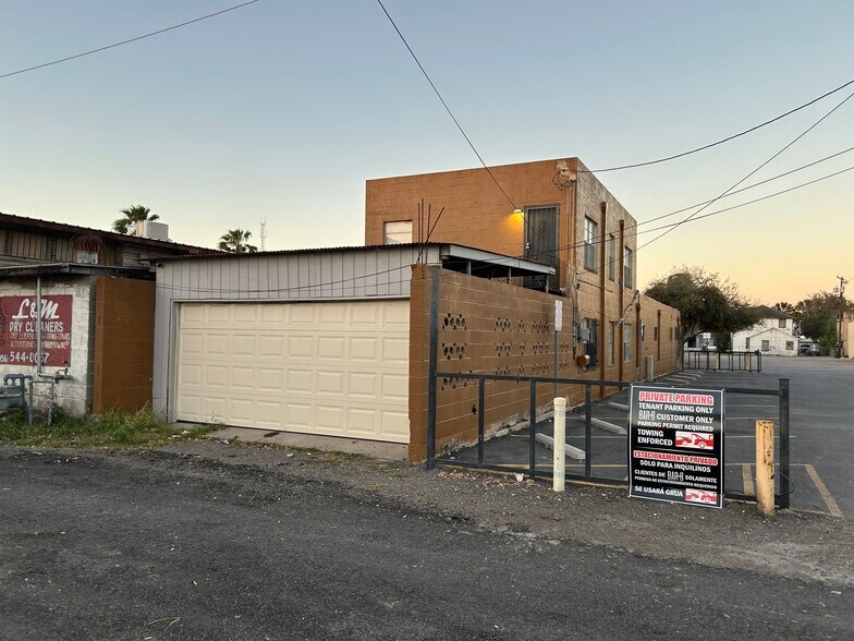 Primary Photo - 938 E Adams St
