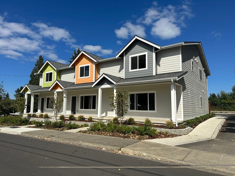 Building Photo - 3021 Harold Dr SE