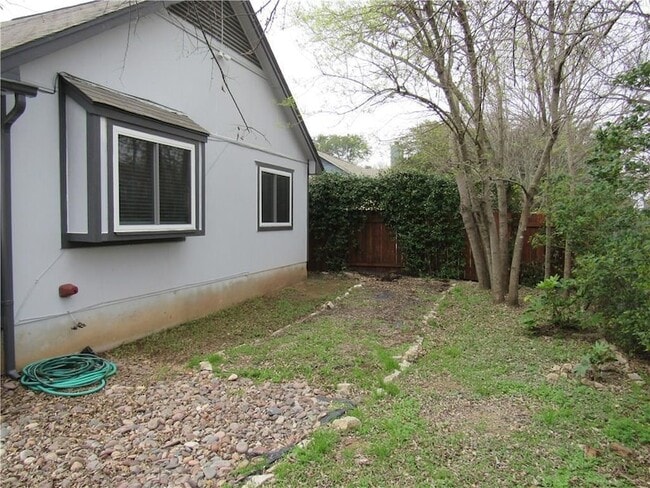 Building Photo - 12811 Magnolia Mound Trail