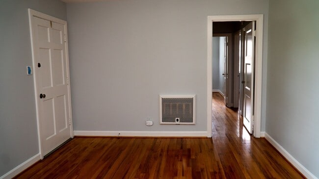 Building Photo - Four bedroom in Nashville
