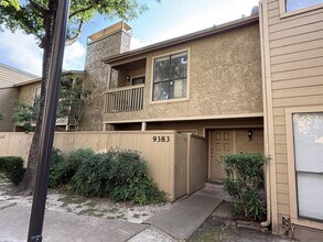 Building Photo - 9383 Pagewood Ln