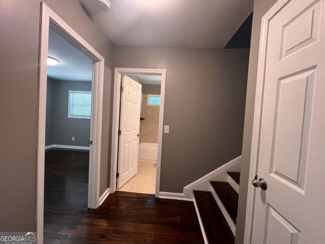 Building Photo - 1947 Kenwood Pl SE