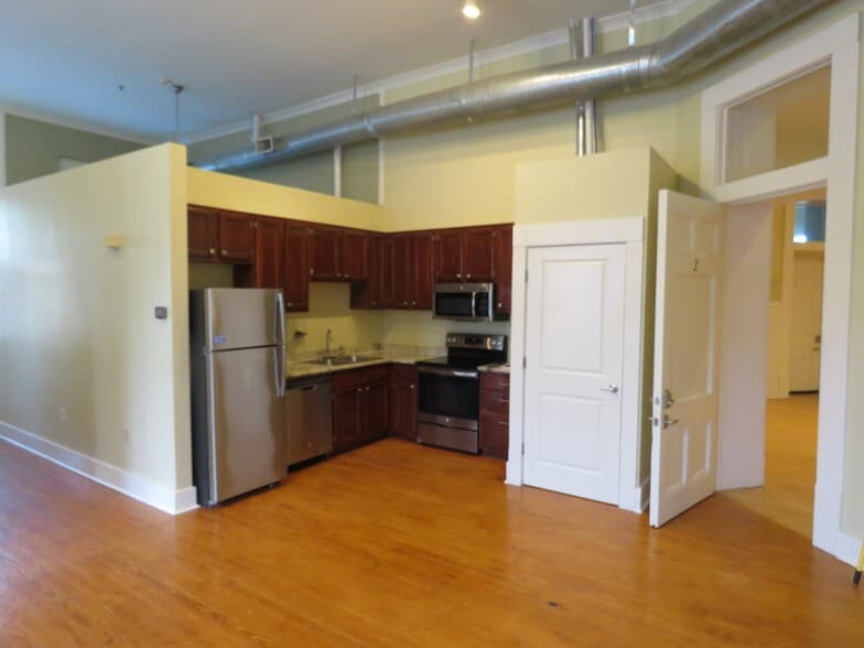 Building Photo - 715 Sherman St