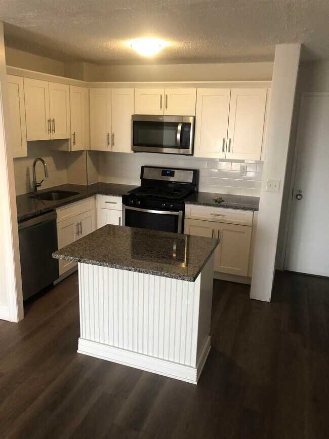 Building Photo - 5701 BLVD E