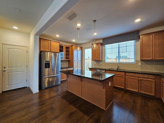 Building Photo - 10900 Merrick Way