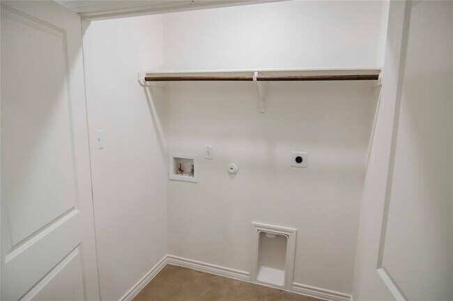 Building Photo - 1261 Lehmann Dr