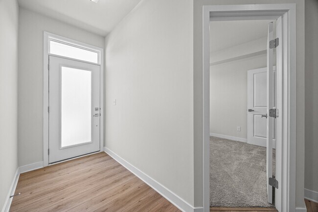 Building Photo - 2833 Statesville Ave
