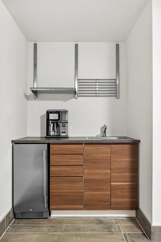 Building Photo - 71 Greene Ave