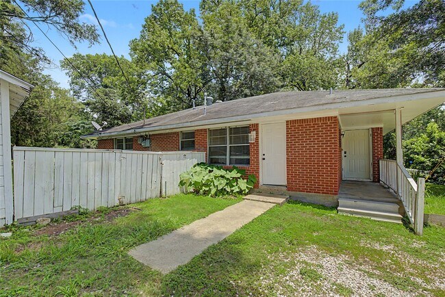 Building Photo - 802 Cline St