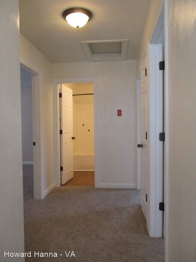 Building Photo - 3 br, 2.5 bath House - 961 Thomas Circle