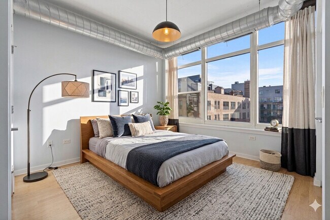 Building Photo - 909 W Washington Blvd