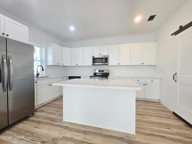 Building Photo - 9428 Starfish Ave