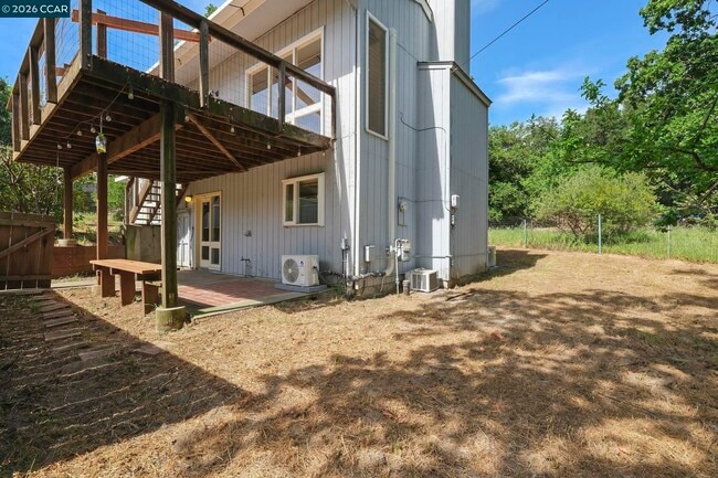 Building Photo - 165 Topaz Ln