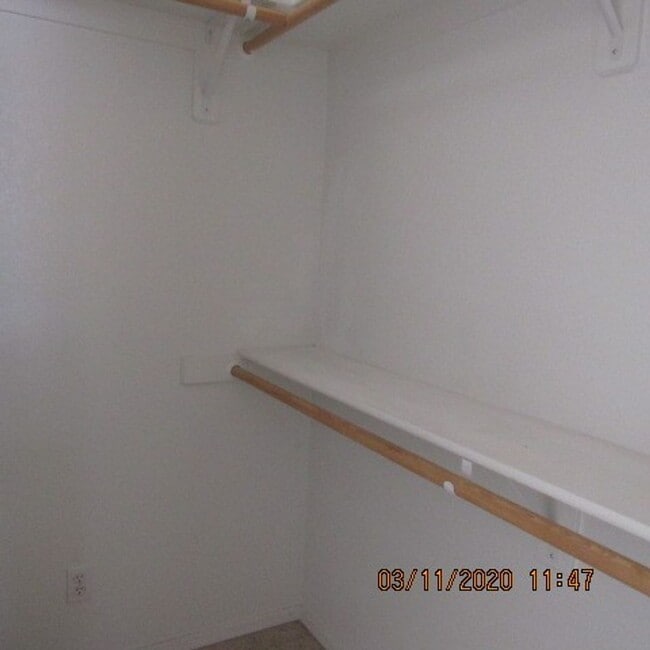 Building Photo - 3 bedroom 2 bath home with 3 car garage and RV parking
