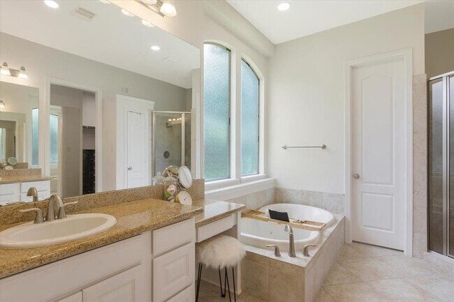 Building Photo - 18901 N Bee Cave Springs Cir