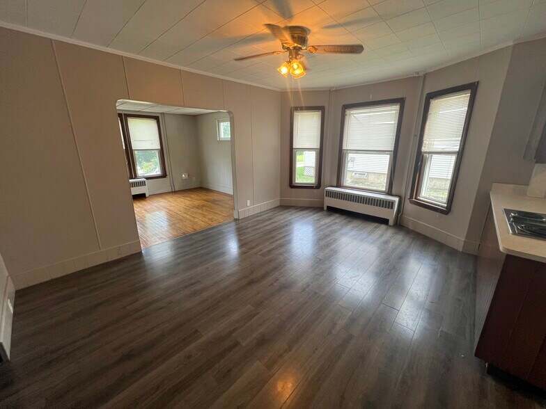 Building Photo - 325 Penobscot St