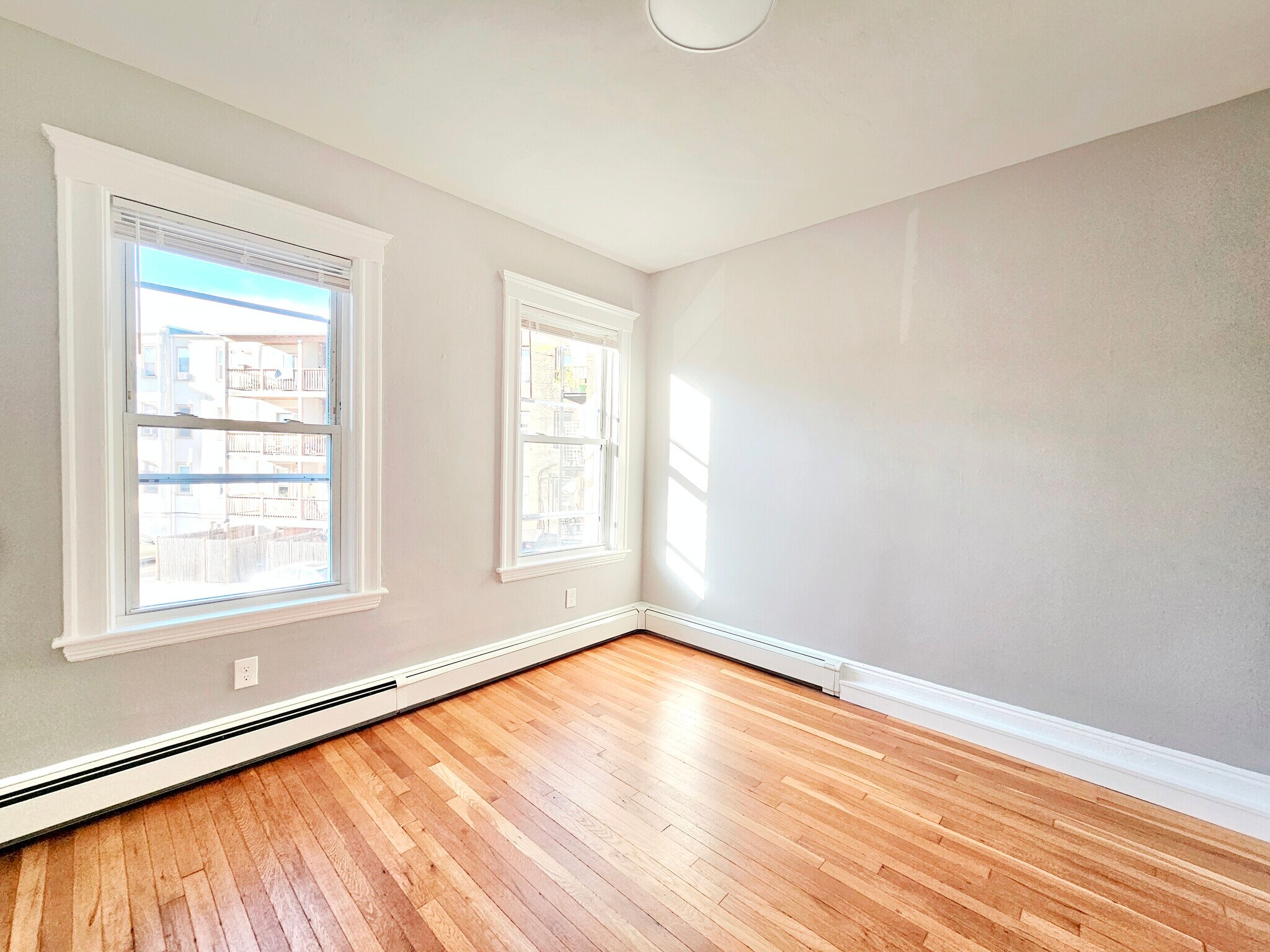 Building Photo - 141 Sutherland Rd