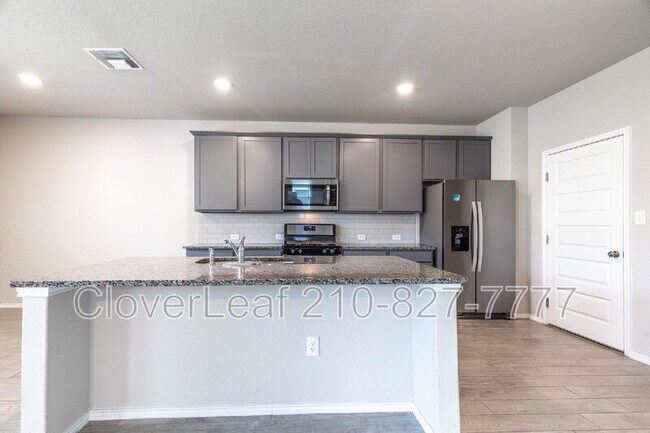 Building Photo - 255 Kinsley Wy
