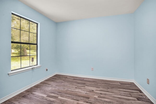 Building Photo - 1194 Private Rd 1311