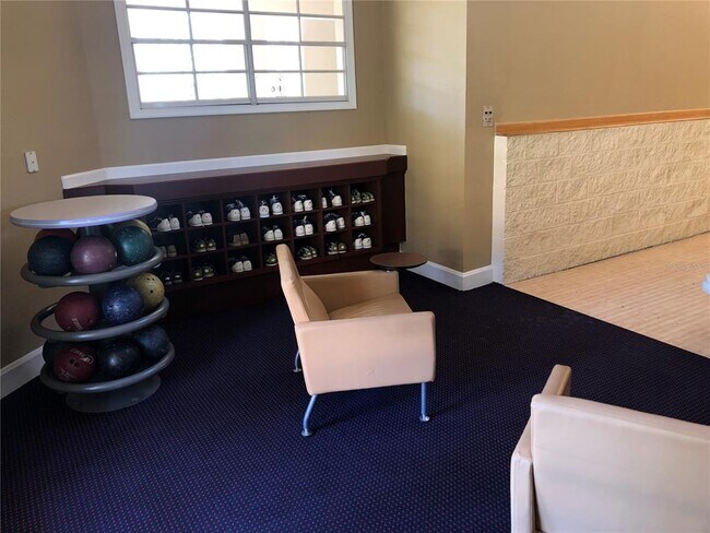 Building Photo - 5572 Metrowest Blvd