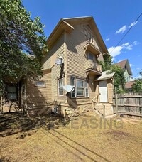 Building Photo - Spacious 3 Bedroom Home in Central Topeka ...