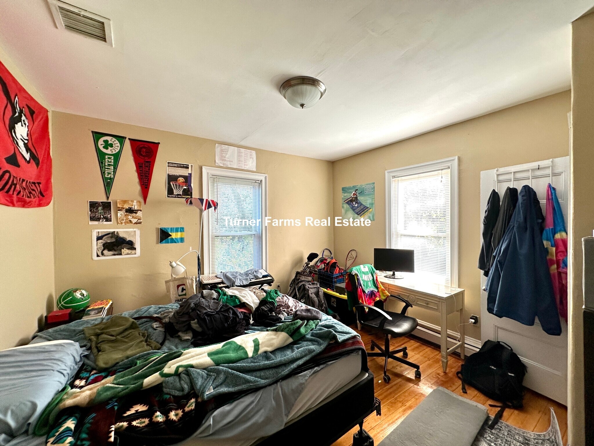 Building Photo - 44 Hillside St