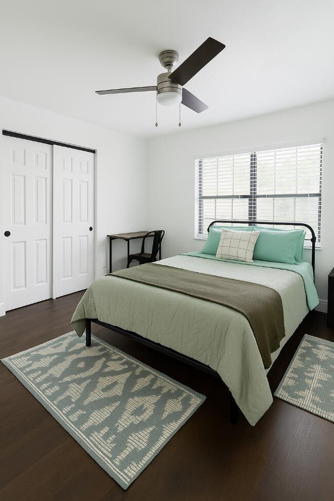 Building Photo - 129 Alachua Dr