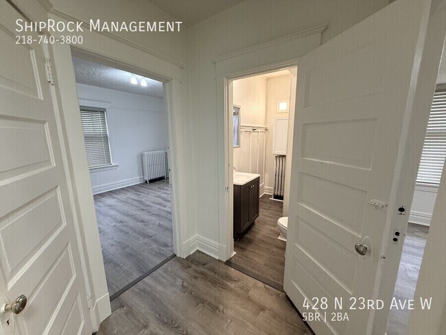 Building Photo - 428 N 23rd Ave W