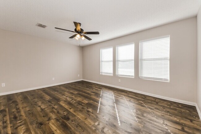 Building Photo - 1446 Stewart Dr