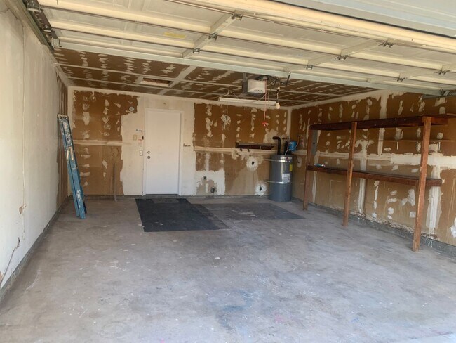 Building Photo - 5417 E Knoll Dr