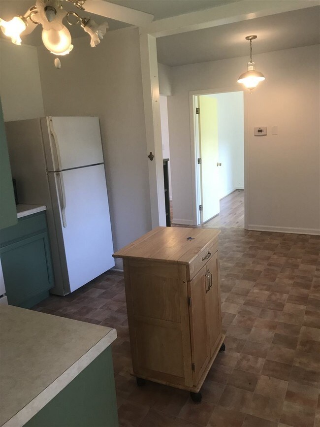 Building Photo - 83 Whitlock Rd