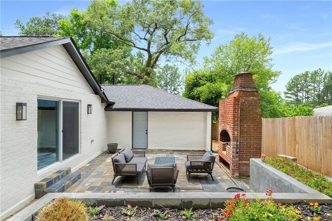 Building Photo - 3154 N Druid Hills Rd