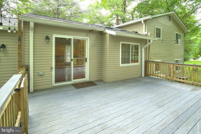 Building Photo - 2405 Earlsgate Ct