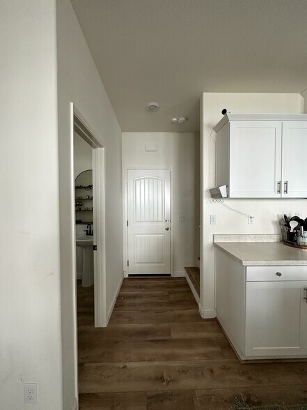 Access to two car garage - 30321 Town Square Dr